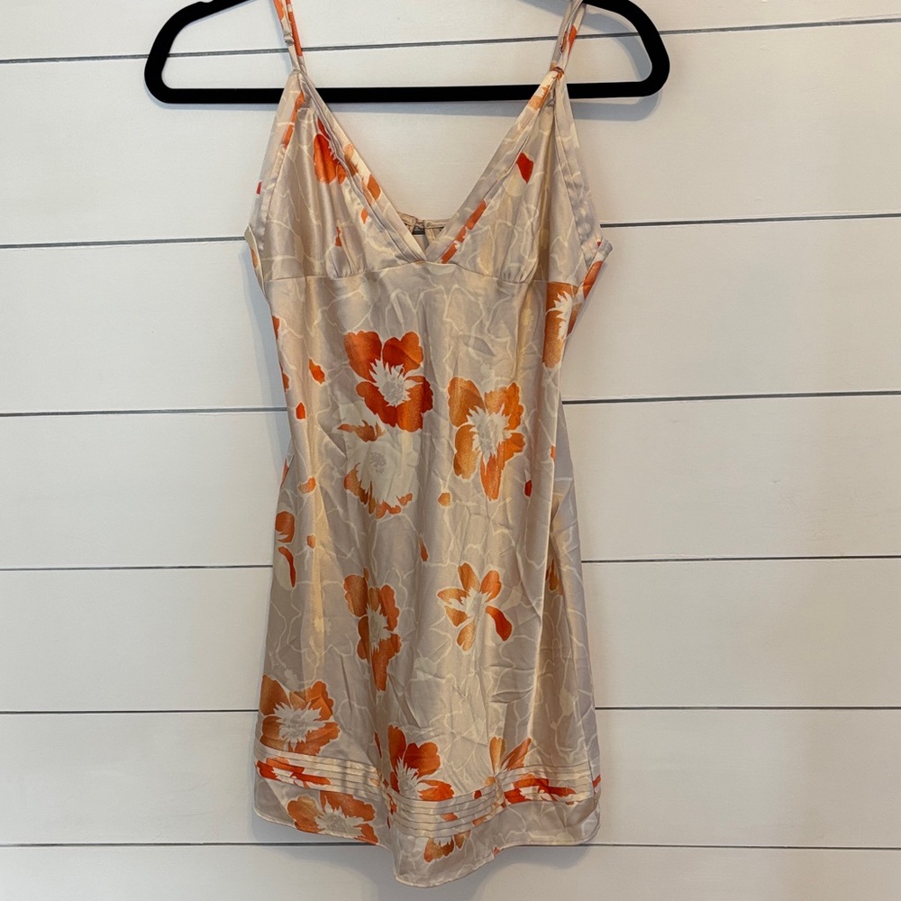Victoria’Secret floral chemise